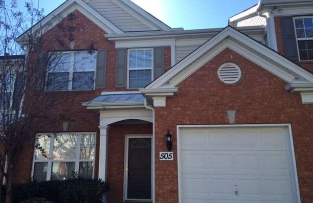 Lovely Townhome in gated community in Brentwood - 505 Old Towne Drive, Nashville, TN 37027