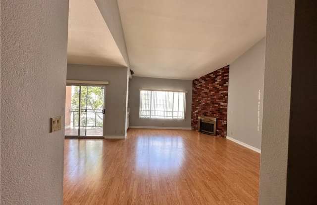14245 DICKENS