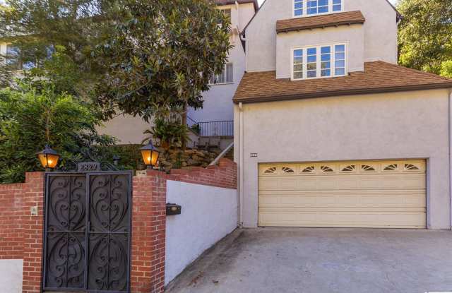 2829 N Beachwood Drive - 2829 N Beachwood Dr, Los Angeles, CA 90068