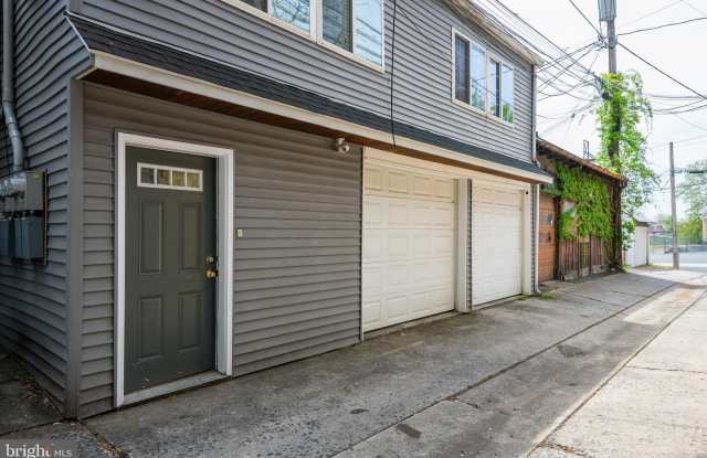 419 WOODWARD STREET