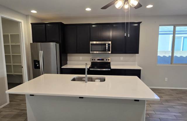 1724 West Hopi Drive