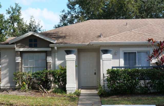 3/2 in Meadow Woods with full sized washer and dryer included