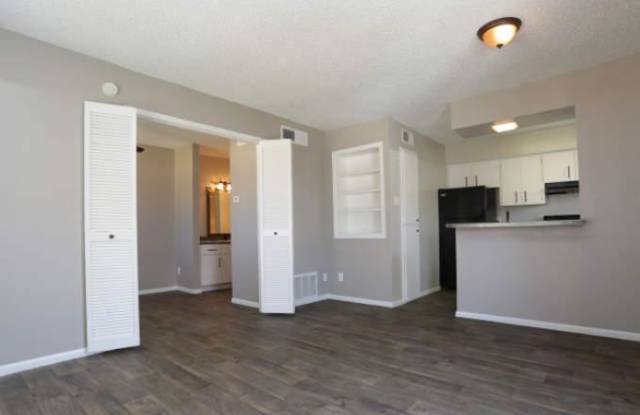 Photo of 7918 Jones Maltsberger Rd, #1211