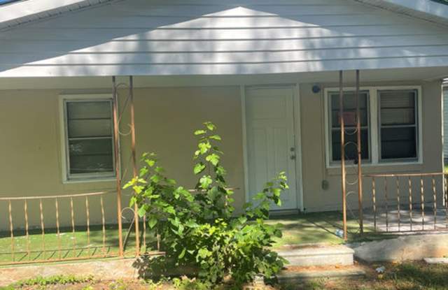 Home for Sale (NOT for rent) Monthly Payments to Own! Amount per month never goes up.  Why pay rent when you can live like an owner immediately?  Casa para comprar por pagos mensuales