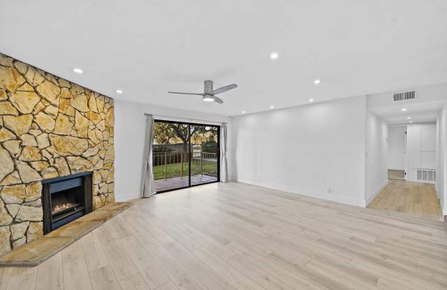 2501 South El Camino Real