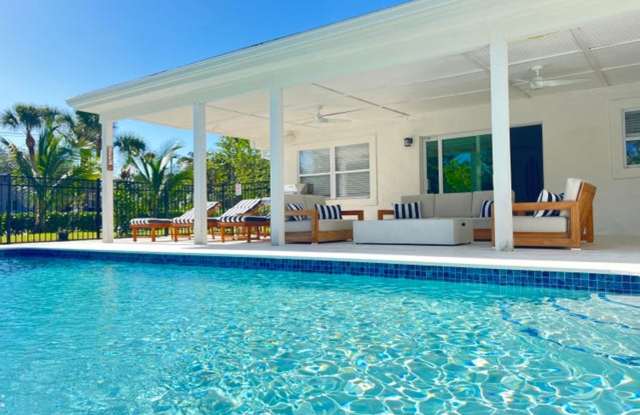 9 W Riverside Drive, Jupiter, FL 33469