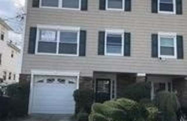 15-44 208 Place - 15-44 208th Place, Queens, NY 11360