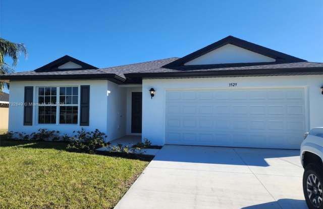 Photo of 3529 NE 20 PL