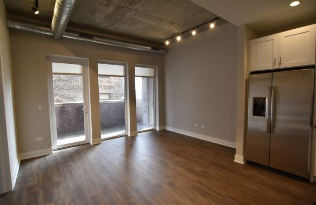 Photo of 3833 N Broadway