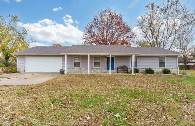 Charming 3-Bedroom, 2-Bathroom Rental in Bentonville