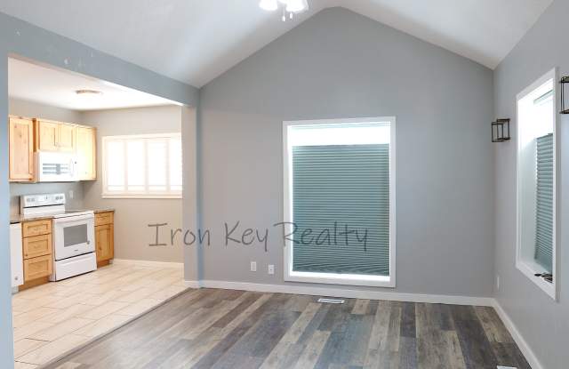 516 A West Walnut Street