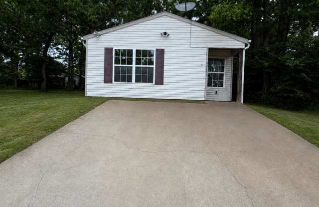 3 Bedroom | 2 Bathroom | 1,100 square feet | Merriam Woods MO!