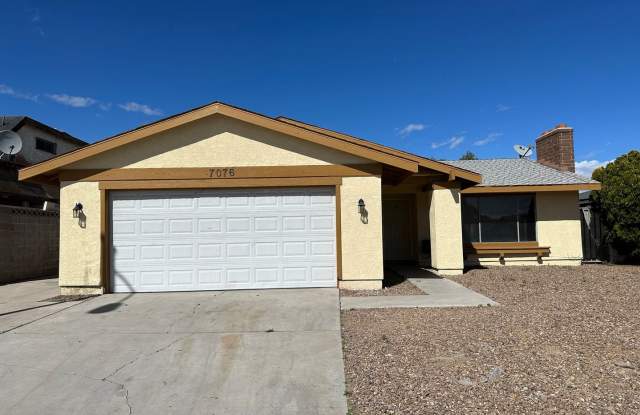 Cozy 4 Bedroom / 2 Bath in Spring Valley - 7076 Grasswood Drive, Spring Valley, NV 89147