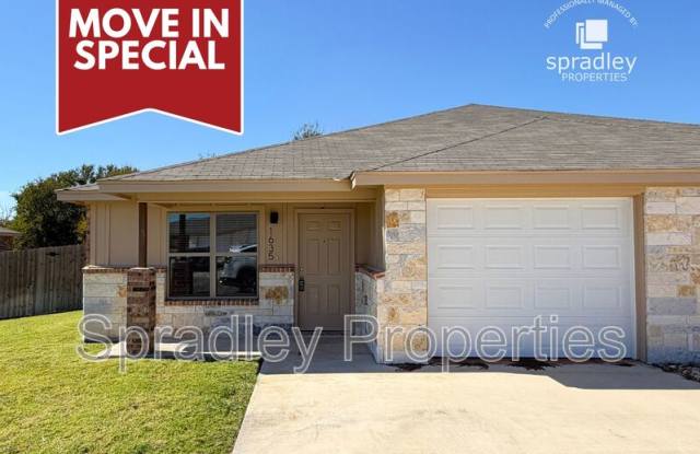 Photo of 1635 Sabine Rd