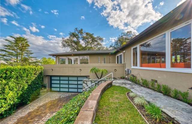 Photo of 1530 Poppy Peak