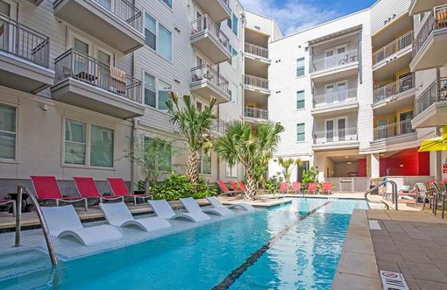 Photo of 2020 E 7th St