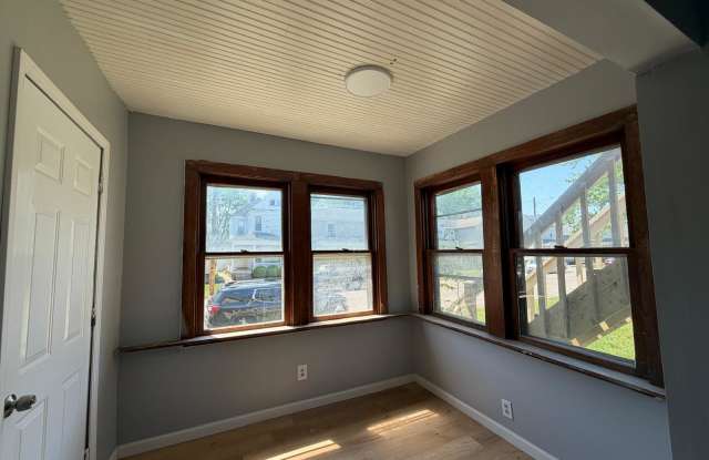 606-608 W North stUnit 608-1