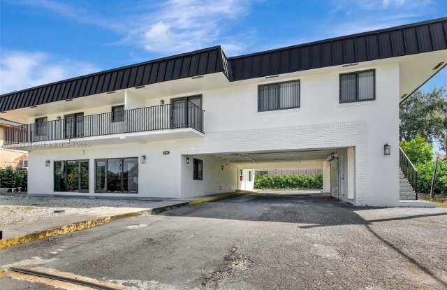 Photo of 5980 SW 40th Ave