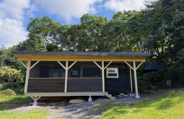 1 Bedroom Cozy Cabin