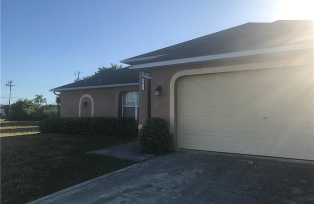 4411 SW 9th AVE - 4411 Southwest 9th Avenue, Cape Coral, FL 33914