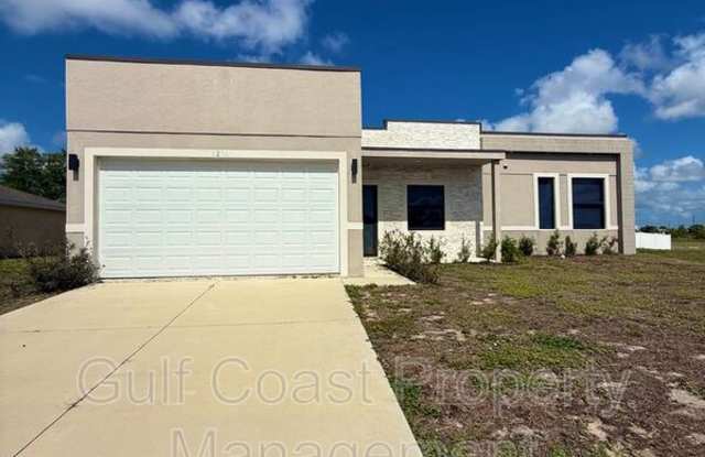 2216 NE 10th Place