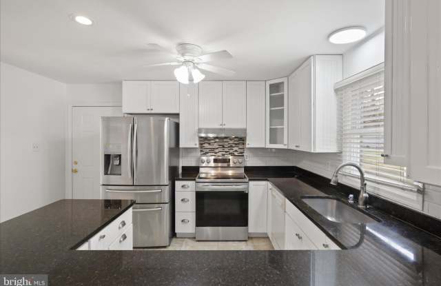 836 UTTERBACK STORE Road