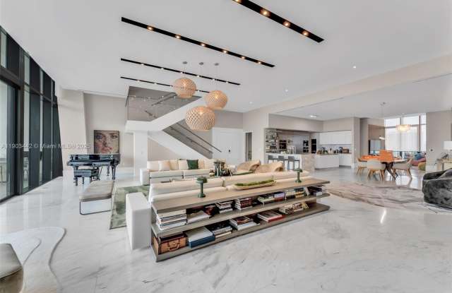 Photo of 5500 Island Estates Dr