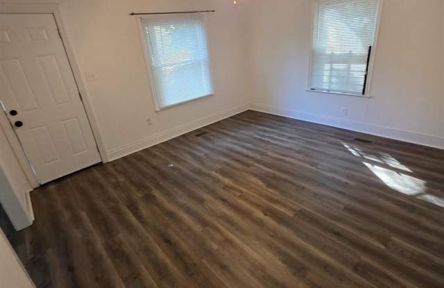 402 S Valentine Street