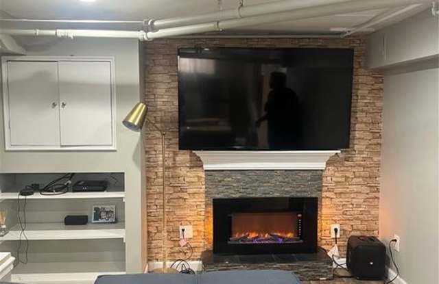 223 East Roberts Avenue