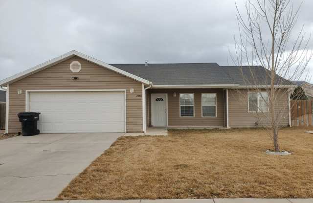 3 bed 2 Bath near Canyon View