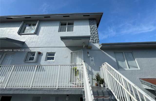 Photo of 8031 NW 8th St