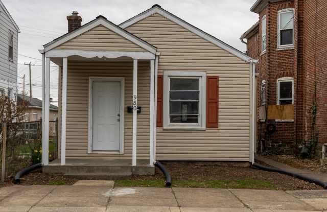 950 Queen Street
