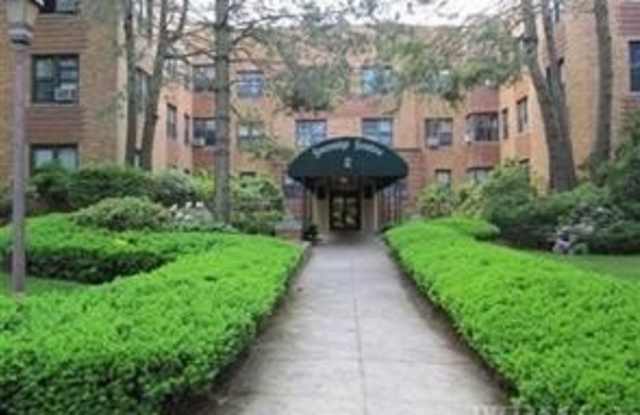 2 Greenridge Avenue unit: 2E