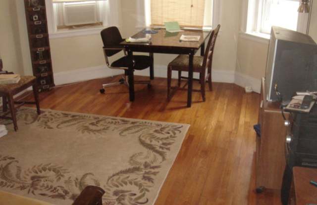 Two bed split for August 1  NO FEE seconds to green line Heat Inc Students ok