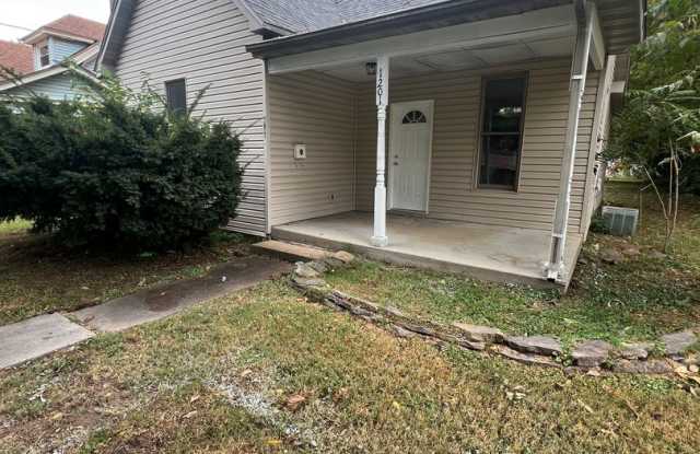 2 bedroom/1 bathroom house