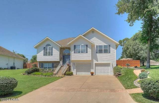 4234 Grand Avenue - 4234 Grand Avenue, Joplin, MO 64804