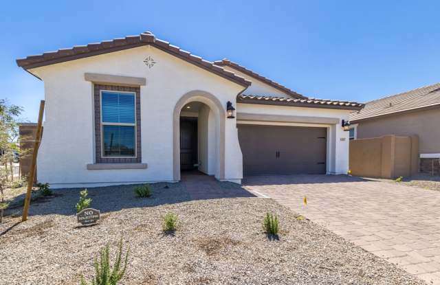 Beautifully Furnished Home in New Gilbert Community