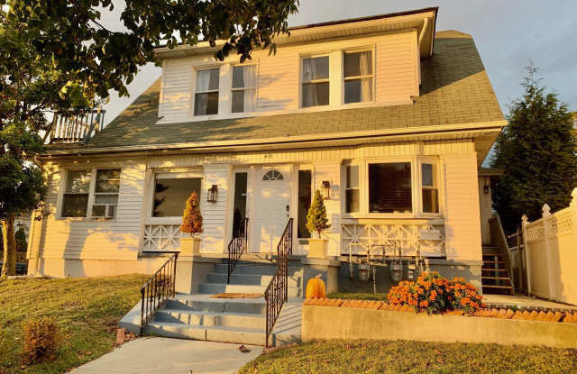 415 Sunset Avenue unit: 2