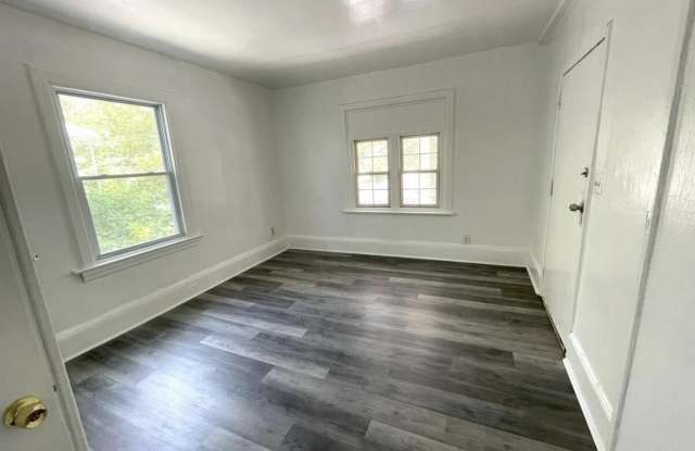1027 Monroe Avenue unit: 1St Floor
