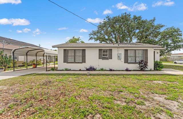 2 Bed 1.5 Bath Jax Beach - Walk to the Beach- Newly remodeled