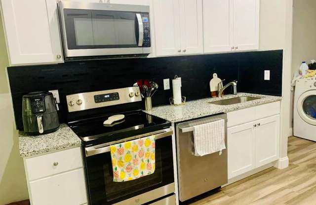 Photo of 1108 E Stadium Dr