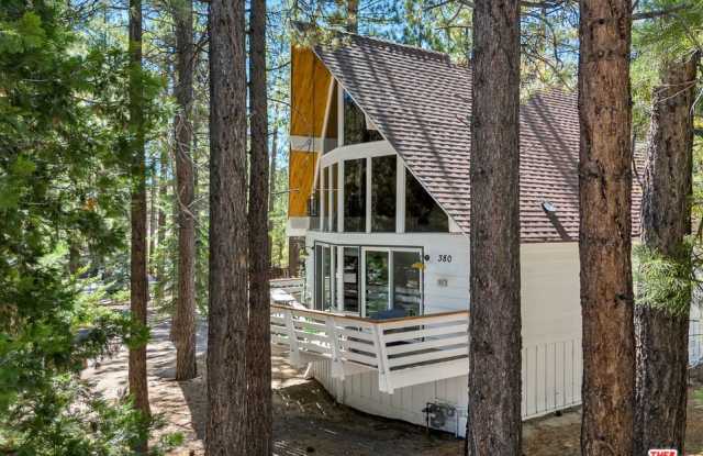 380 Santa Clara Blvd