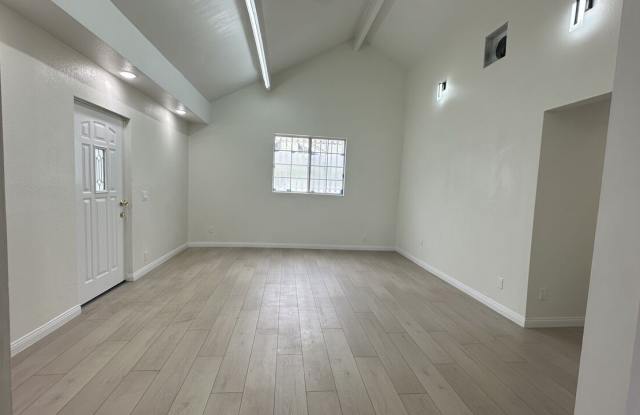 Photo of 5329 Fountain Ave