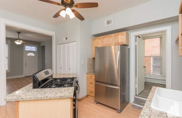 Photo of 3110 N Racine Ave