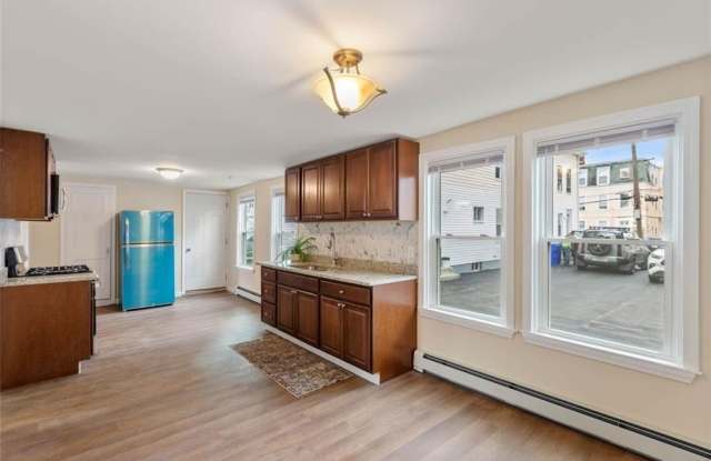 194 Harrison Street unit: 1