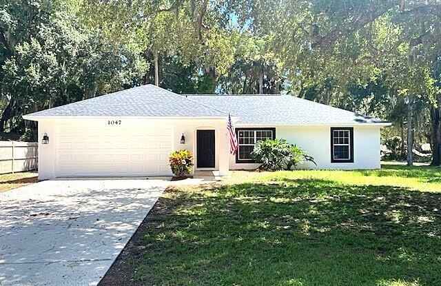 1047 S Myrtle Avenue