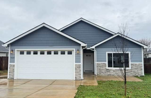 Quiet Cul-De-Sac Living in White City