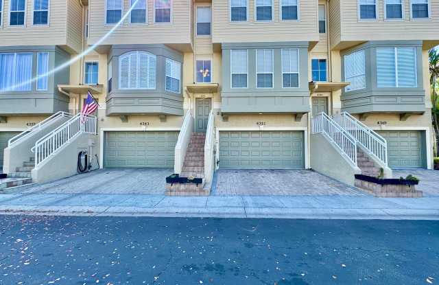 4351 Spinnaker Cove Ln