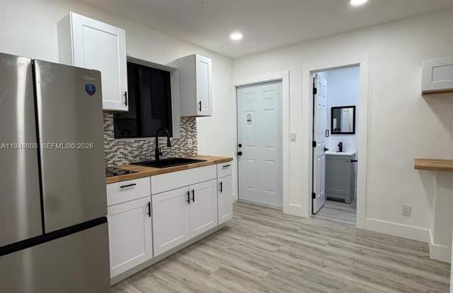 Photo of 5413 SW 23rd St