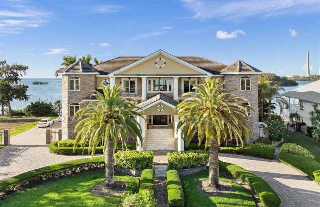 2053 N POINTE ALEXIS DRIVE